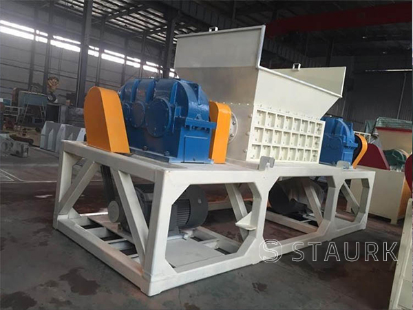 China Plastic shredding machine